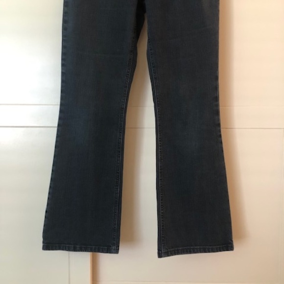 Chico's Platinum Jeans Size 2 (Chicos sz 00) stretch, short, flair - Picture 10 of 10